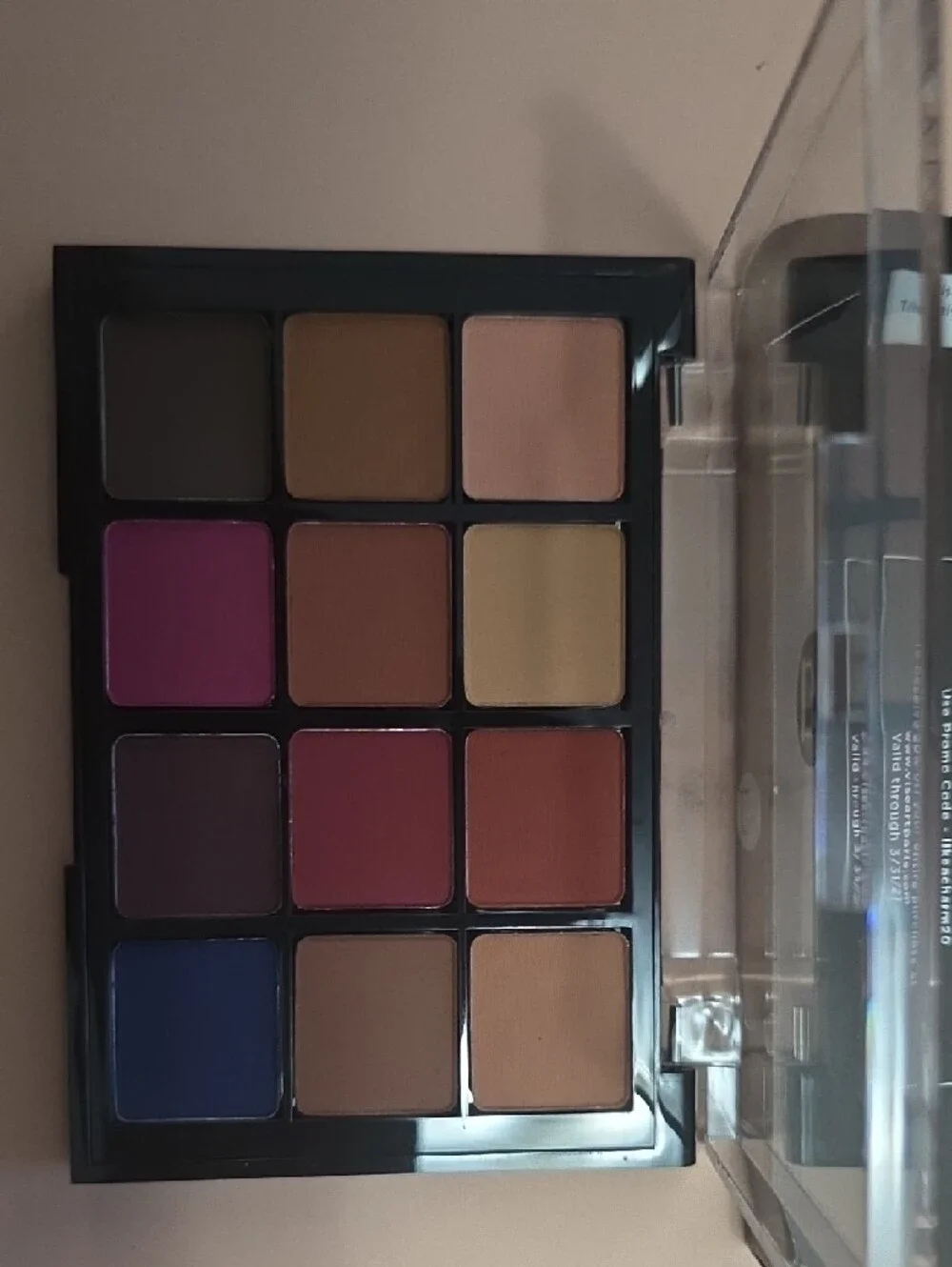 Viseart 12-Shade Eyeshadow Palette — Neutral Matte